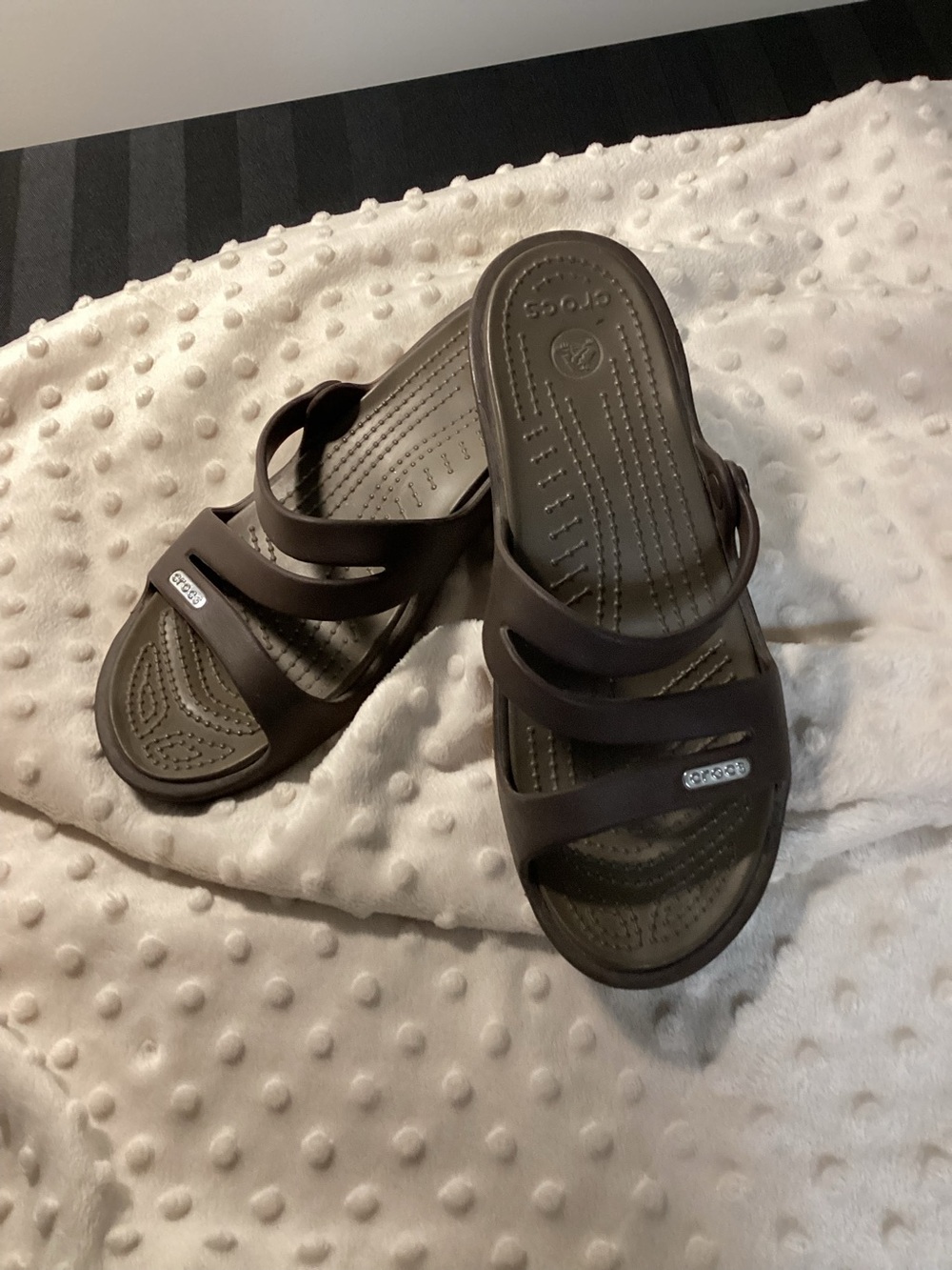 CROCS Women's Dark Brown Strappy Slide Sandals Size 6